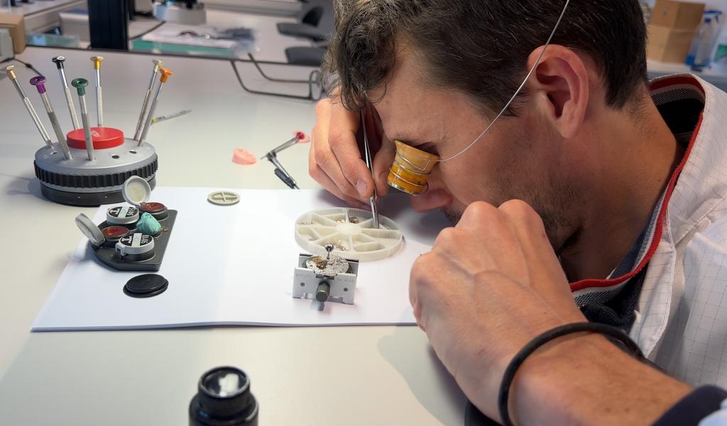 Wavre : Chronographe, un atelier de réparation de montre de luxe