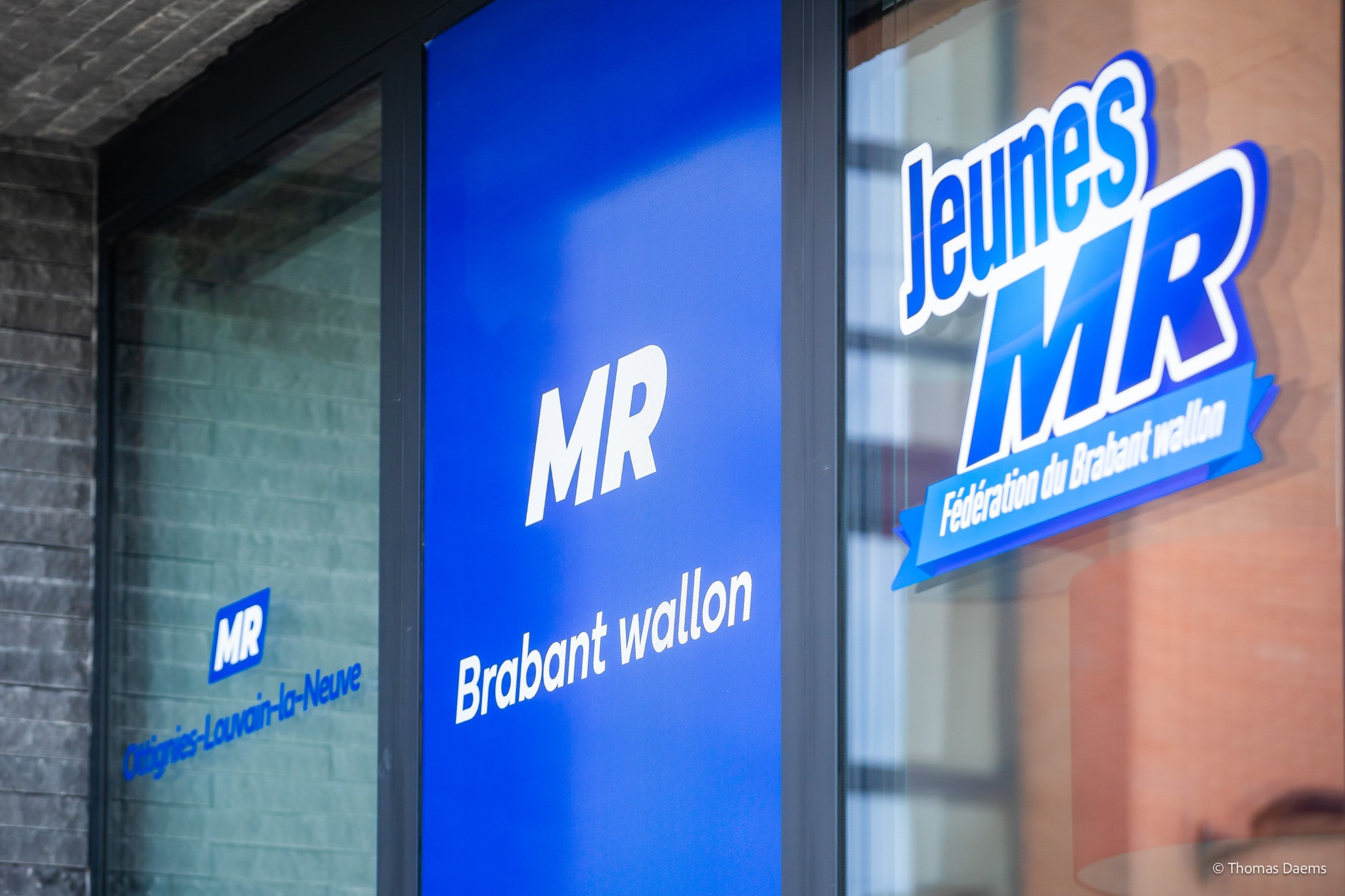 Le siège de la fédération MR du Brabant wallon recouvert d'excréments par des vandales