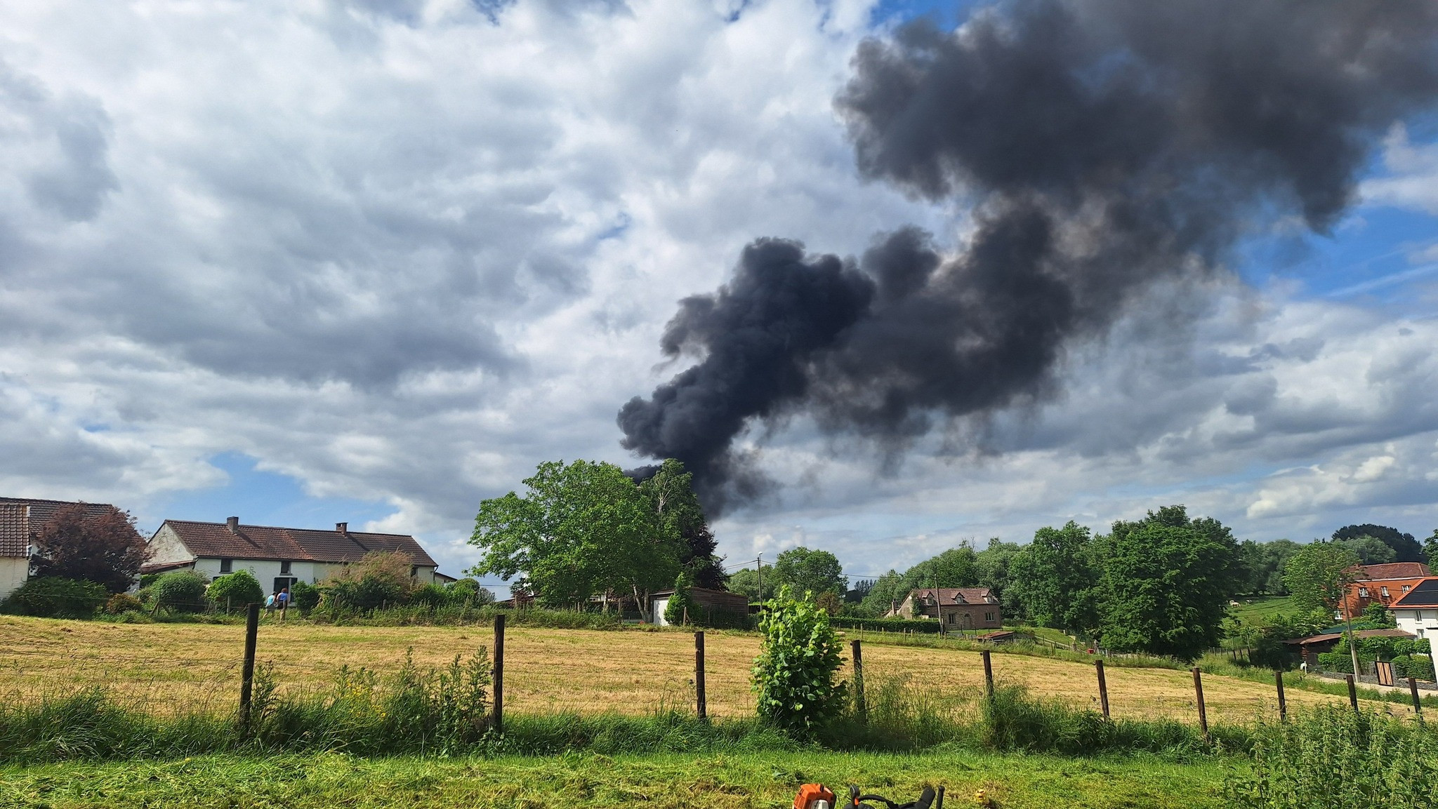 Incendie à Rebecq : cinq explosions ressenties par les habitants