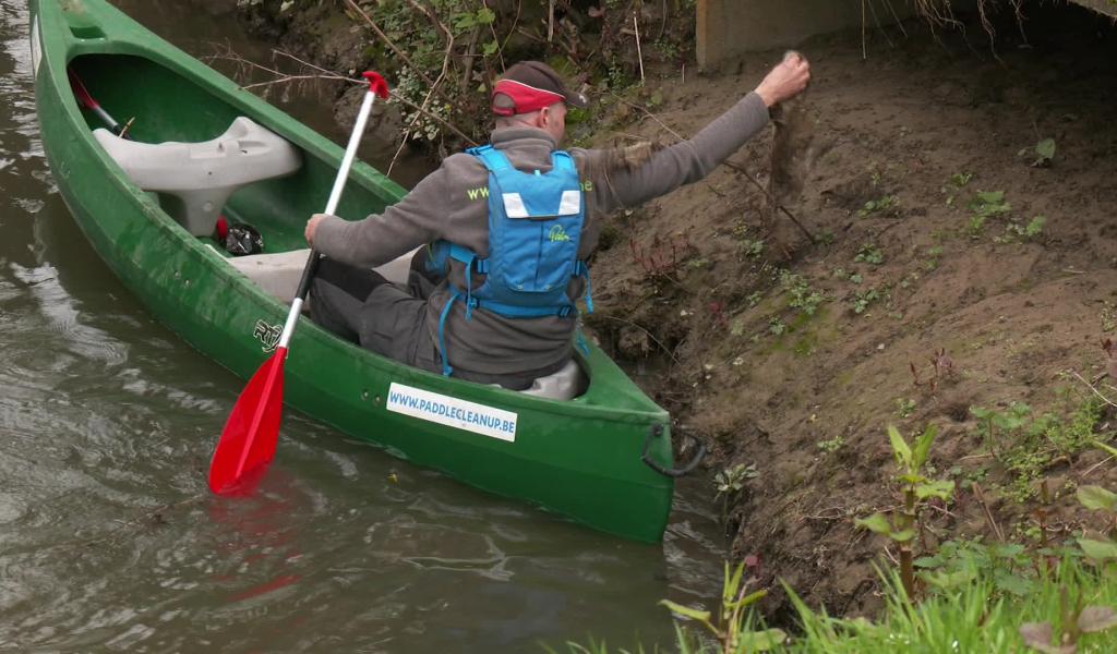 Nettoyage de la Dyle en kayak : il y a toujours de quoi faire