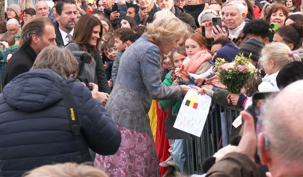 La Hulpe : Bain de foule royal