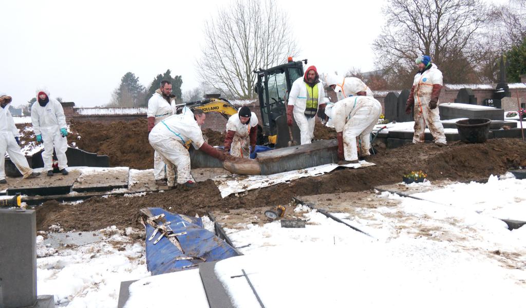 Cimetière : une formation pour les fossoyeurs au cimetière de Haut-Ittre
