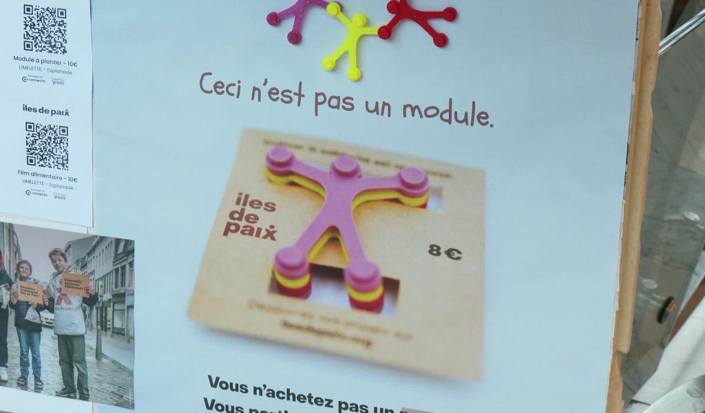 Début de la campagne de solidarité d'Iles de Paix à l'Esplanade de Louvain-la-Neuve