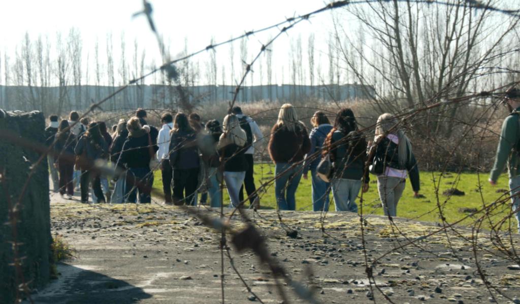 Une journée de mémoire à Breendonk et Dossin pour les élèves du CEPES de Jodoigne