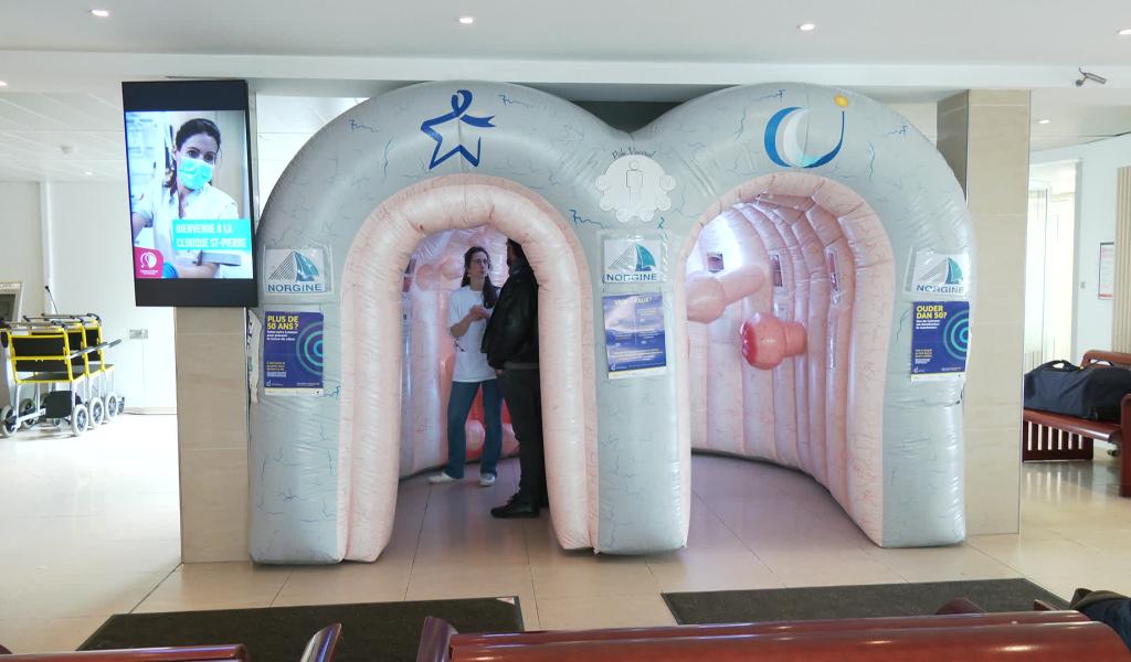 Cancer colorectal : sensibiliser à l'aide d'un côlon géant gonflable à l'hôpital