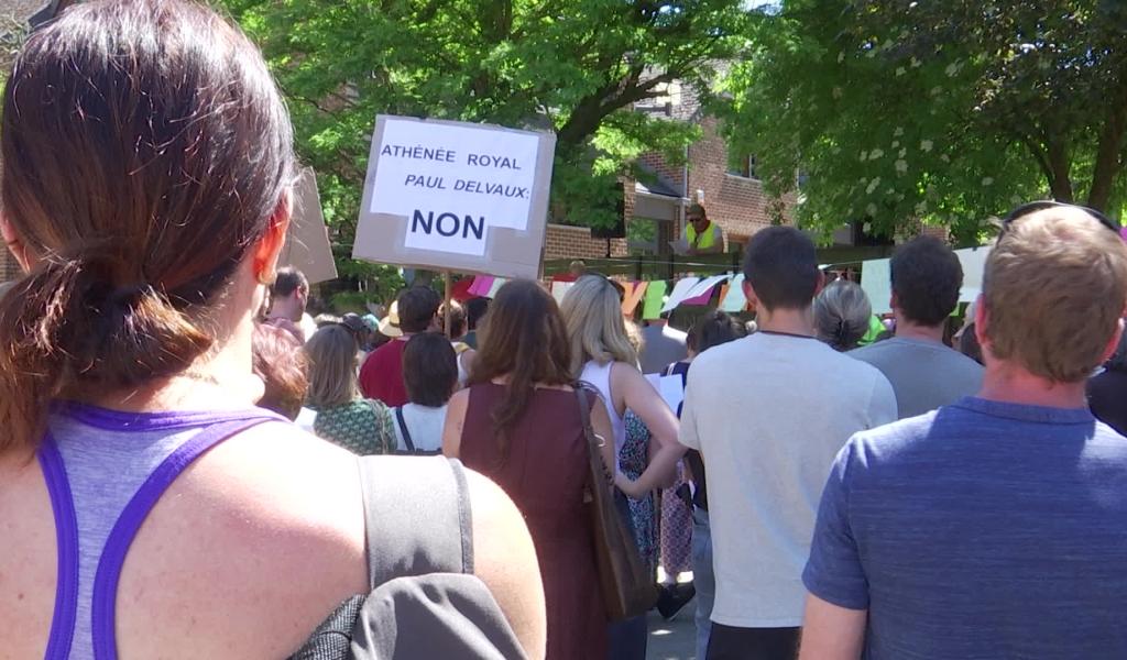 Louvain-la-Neuve : Manifestation des enseignants et élèves au lycée Martin V