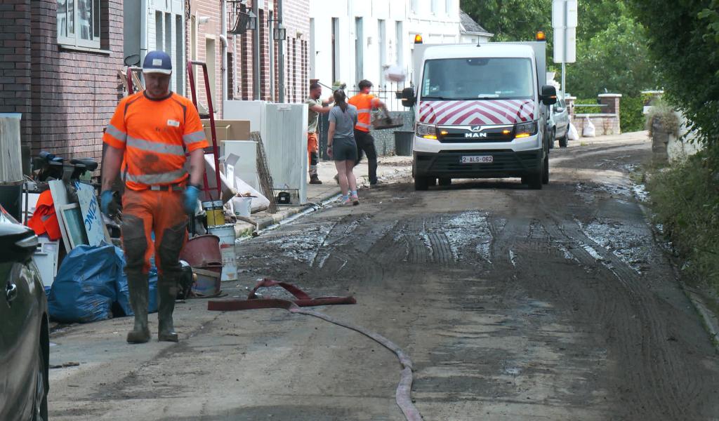 À Court-Saint-Étienne, les habitants pansent encore leurs plaies après les inondations