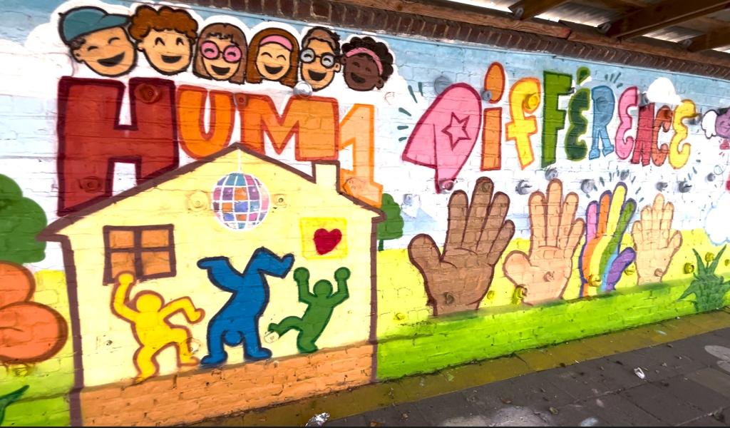 À Waterloo, une fresque réalisée par des élèves pour transmettre les valeurs du vivre-ensemble