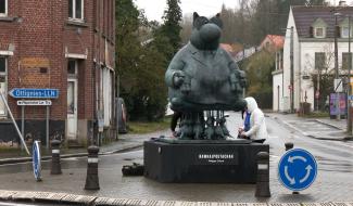 Une statue du Chat monumentale au coeur de la commune de Lasne