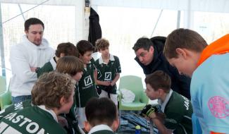 Hockey indoor : les jeunes Ducks en bonne voie vers un titre