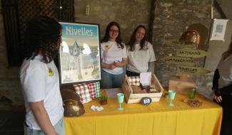 40 jeunes mini-entreprises en exposition dans le cloître de la Collégiale de Nivelles