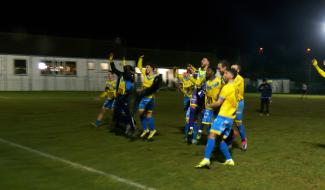 Football P1 : intraitable à domicile, Saintes retrouve sa place de leader