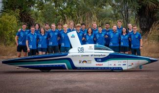Des ingénieurs de l'UCLouvain défient l’Australie en voiture solaire