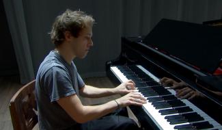 Théatre : Mustii et Fabrice Gardin font revivre Glenn Gould