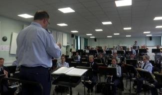 Beauvechain : La musique de la Force aérienne s’engage pour la solidarité