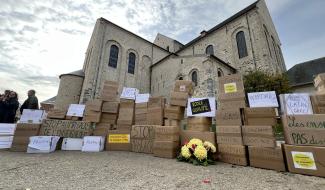 Copie à revoir : 200 enseignants font la leçon à Nivelles