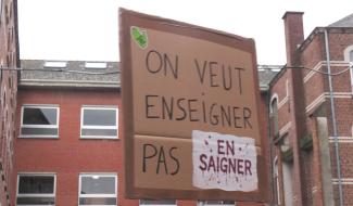 Wavre : une chaîne humaine contre les mesures de l'enseignement
