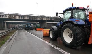 Accord UE-Mercosur : les agriculteurs bloquent l'échangeur entre Haut-Ittre et le Ring de Bruxelles