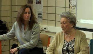 Regina Sluszny, enfant cachée de la guerre, témoigne devant des élèves