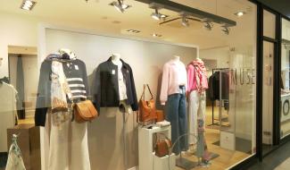 "Via Elegancia 2026" : une influenceuse au service du commerce à Waterloo