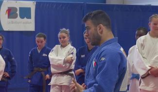 Une soixantaine de jeunes reçoivent les conseils d'un champion olympique de judo à Jodoigne