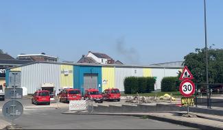 Tubize : incendie maîtrisé, mais les opérations se poursuivent sur le site sinistré