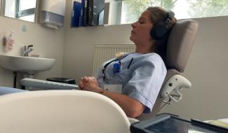 Quand la sonothérapie complète les soins à l'hôpital de Nivelles