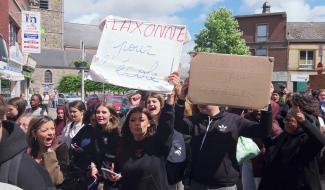 Tubize : Élèves et enseignants s'unissent contre le décret programme