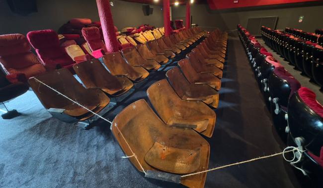 Les fauteuils du Ciné Centre font peau neuve