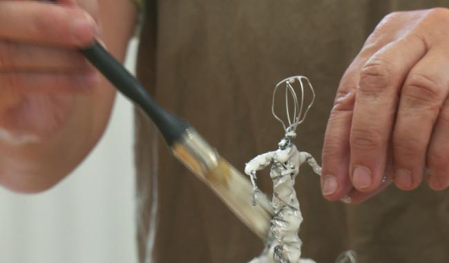 Beauvechain : le mouvement figé avec le plâtre sur armature