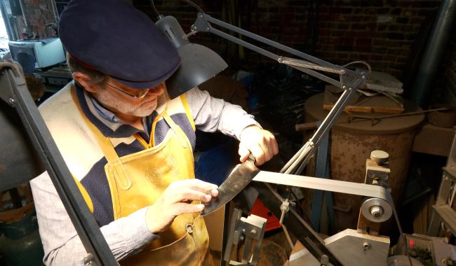 Forge Ferdinand, à la rencontre d'un artisan coutelier-rémouleur