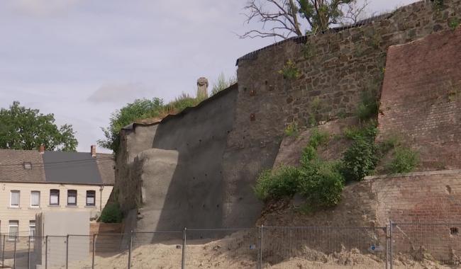 Effondrement du promontoire de l'église à Mont-Saint-Guibert : première phase terminée