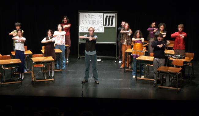 Waterloo : l’Athénée Royal fait un carton avec son adaptation de “La Vague” en pièce de théâtre