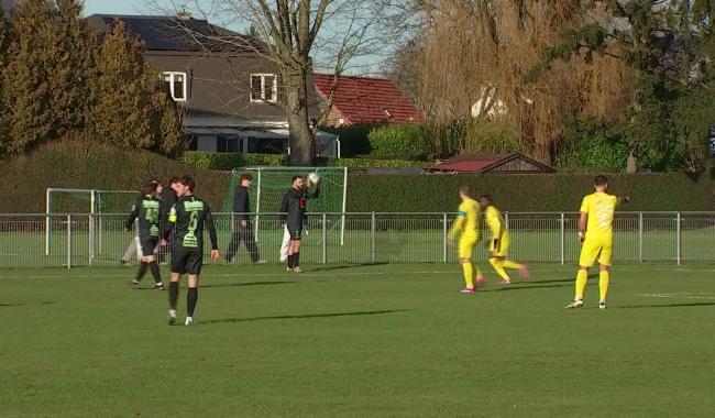 Football : confrontation musclée entre Waterloo et Saintes en P1