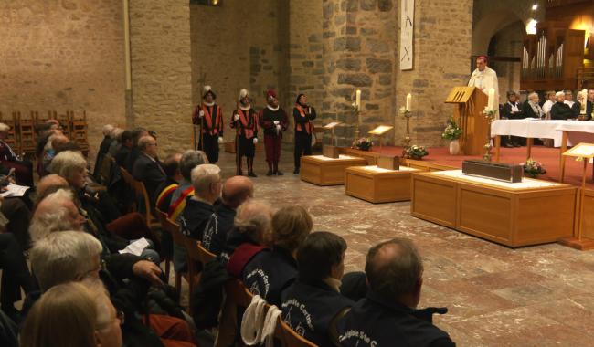 Le public en nombre pour découvrir les reliques de Sainte-Gertrude