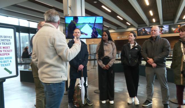 Une délégation de policiers québécois en visite à Waterloo