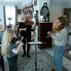 Bernadette Jansen enseigne le violon selon la méthode Suzuki depuis 50 ans