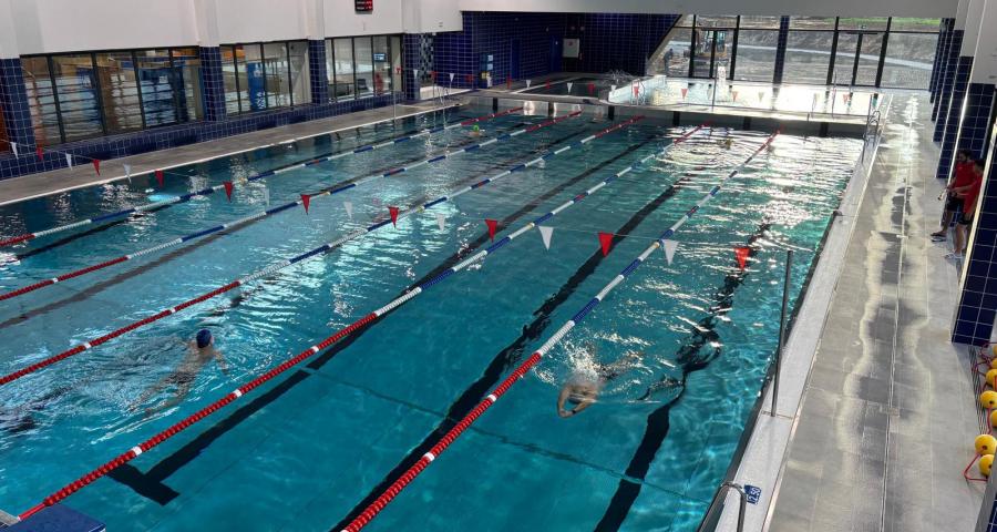 Nouvelle piscine de Jodoigne : les premiers nageurs ont pu tester le bassin