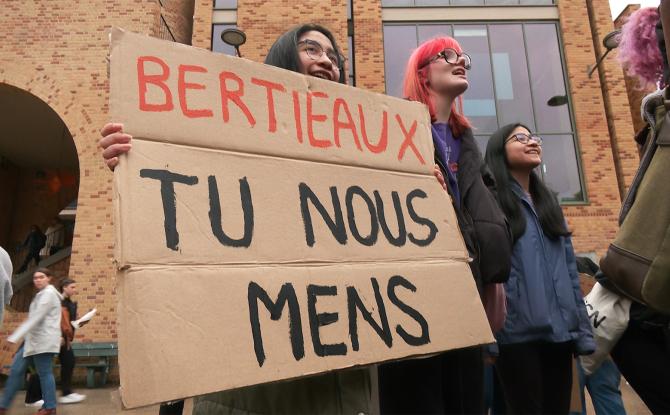 Louvain-la-Neuve : les étudiants manifestent leur colère face au décret paysage