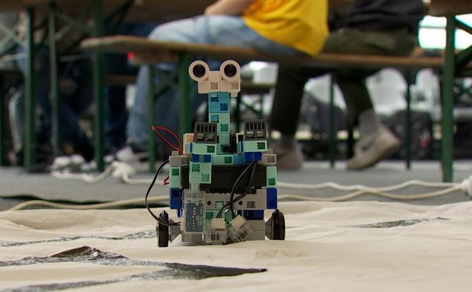 Skills Robots 2024 : les écoles provinciales codent des robots