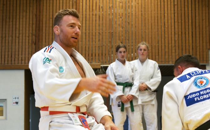 Judo : Axel Clerget, médaillé d'or aux JO de Tokyo, présent au club de Chaumont-Gistoux pour une masterclass