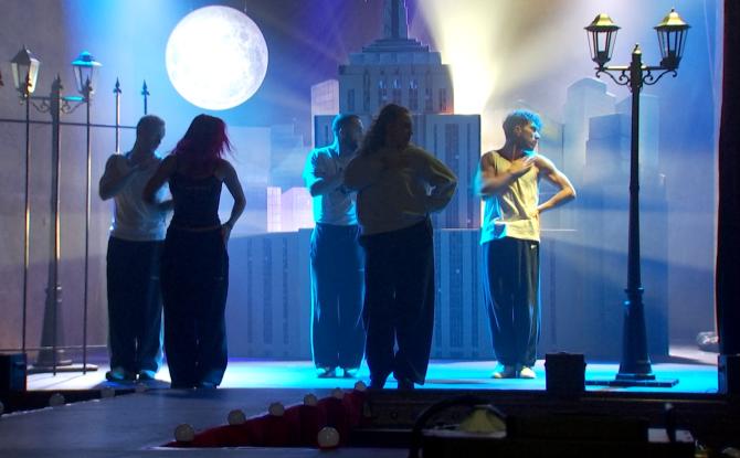 Ittre : répétitions du spectacle Burlesque