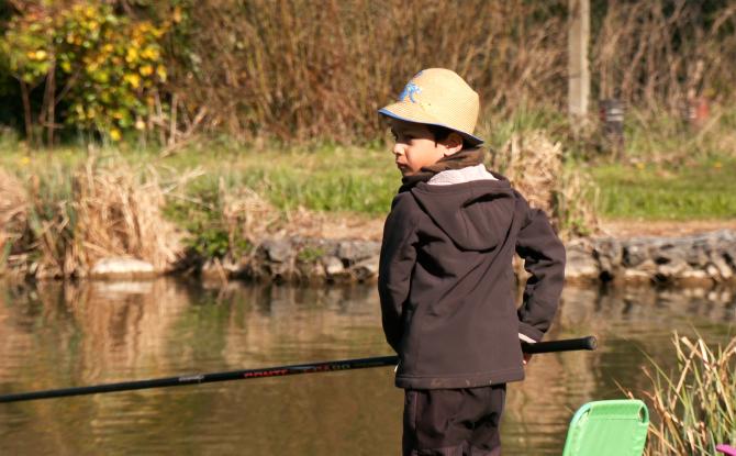 L'étang du Burton accueille de jeunes apprentis pêcheurs