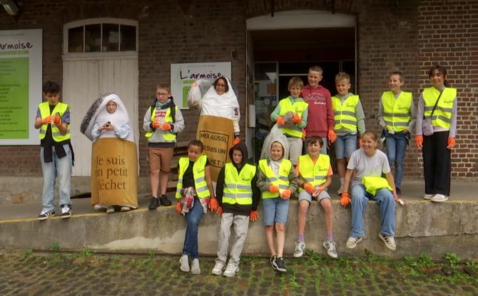 Les enfants de Jodoigne à la chasse aux mégots