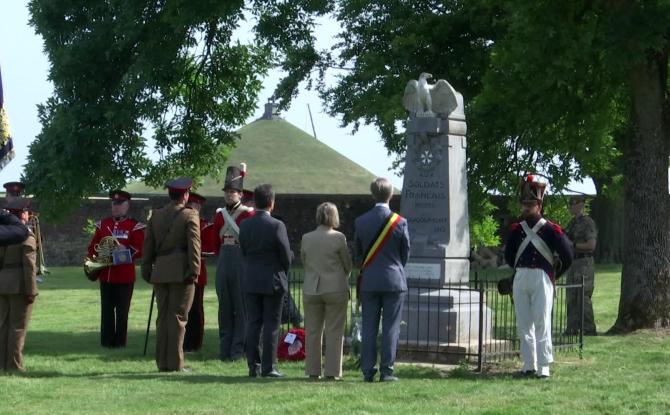 Commémoration à la ferme d'Hougoumont, haut lieu de la Bataille de Waterloo