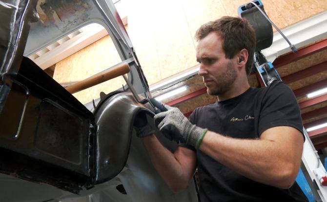 Arthur Lenoir, l'artisan qui ressuscite les classiques de l’auto