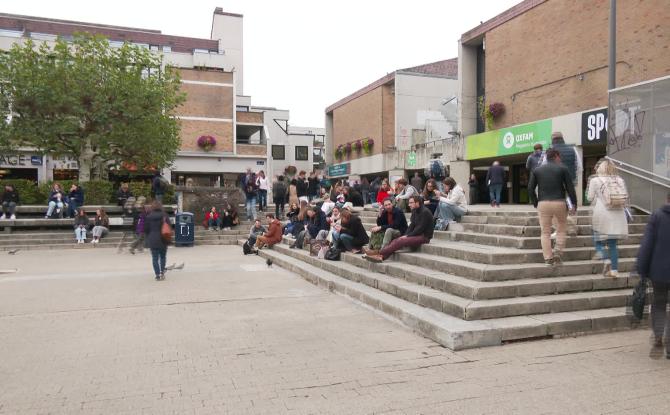 Augmentation du minerval en 2026 : colère et mobilisation des étudiants à l’UCLouvain