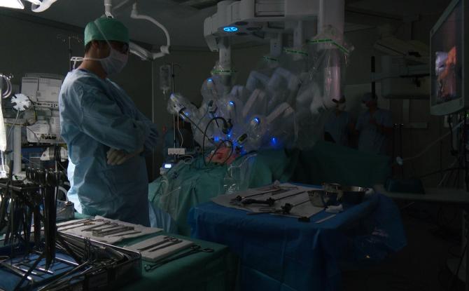 Ottignies : la Clinique Saint-Pierre s’équipe d’un robot pour aider ses chirurgiens