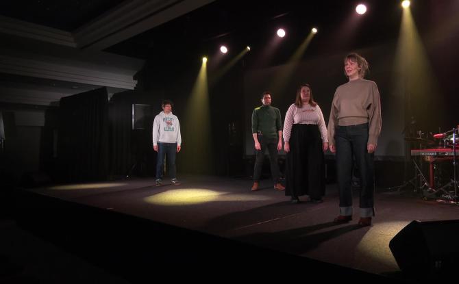 "Coucou ! C'est la guerre !" : une pièce entre l'émotion et le rire