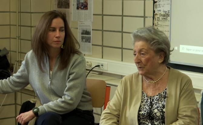 Regina Sluszny, enfant cachée de la guerre, témoigne devant des élèves